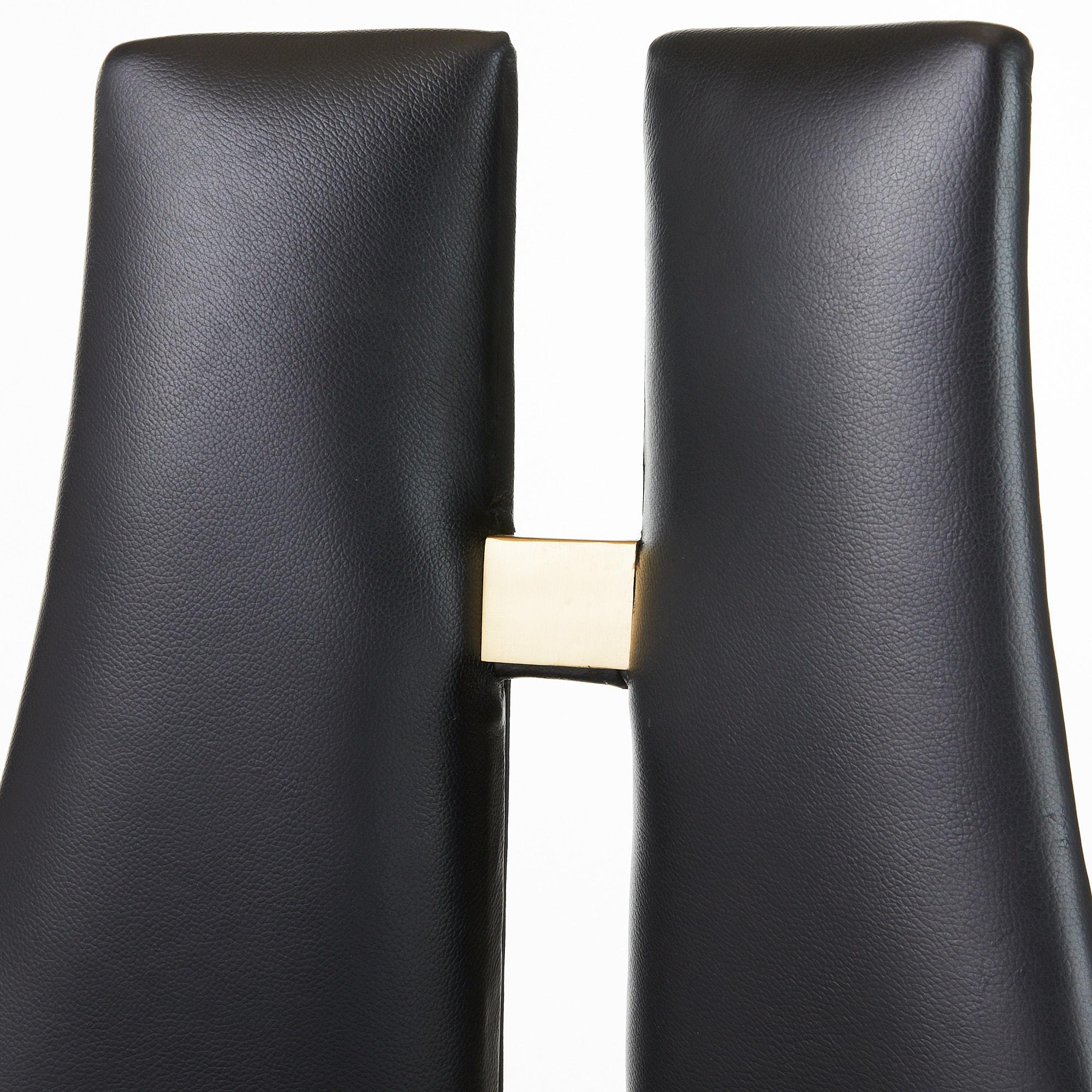 Crowley Esszimmerstuhl FRI16 -Schwarz, Leder, Messing im Zustand „Gut“ im Angebot in London, GB