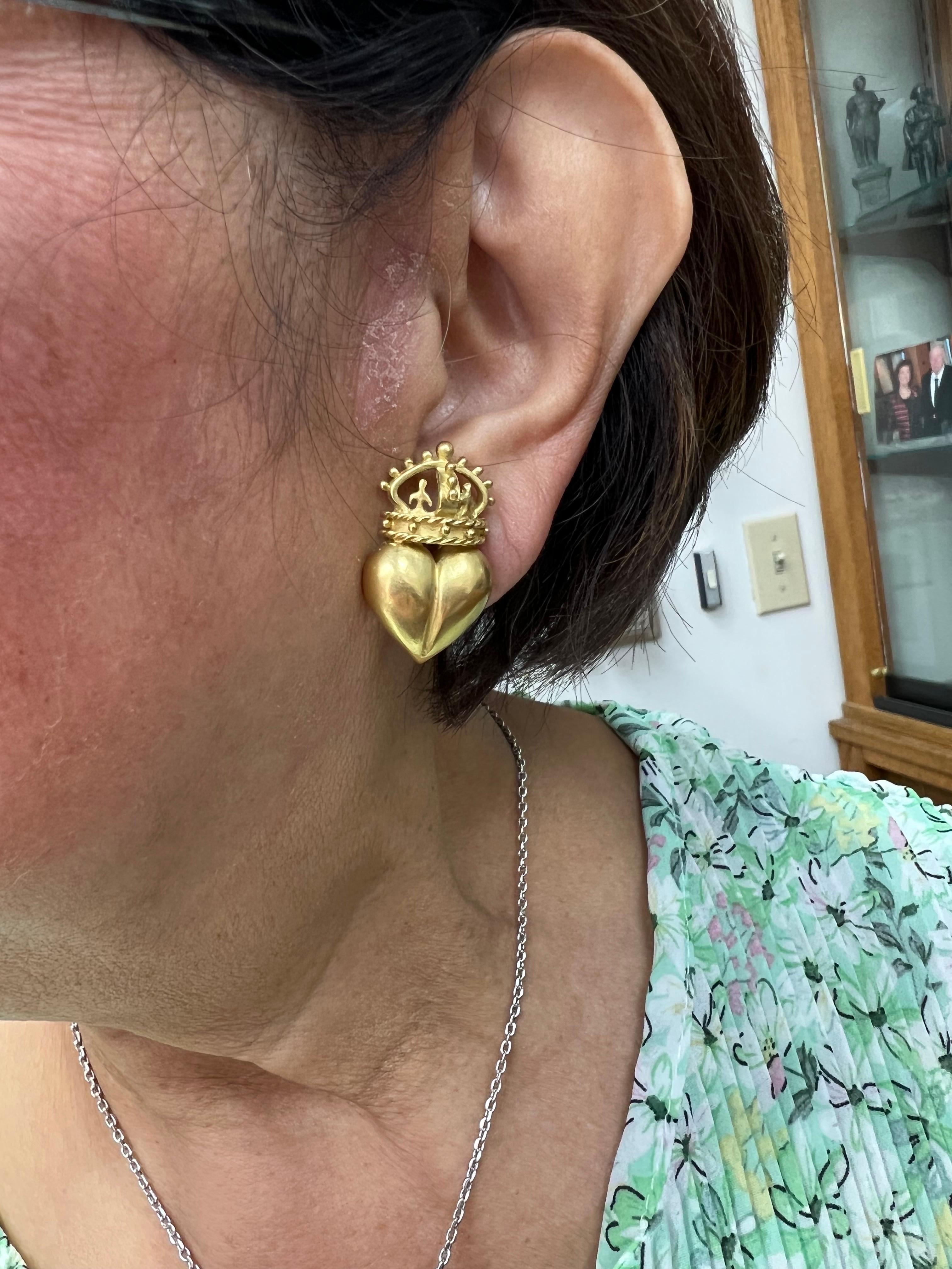 Crown And Heart Clip On Yellow Gold Earrings In Good Condition For Sale In Los Angeles, CA