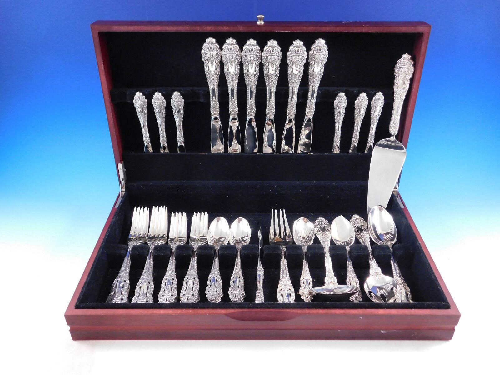 Luxurious Dinner size Buttercup by Gorham sterling silver Flatware set - 38 pieces. This pattern is large, heavy, and impressive. Great starter set! This set includes:

6 Dinner Knives, 10