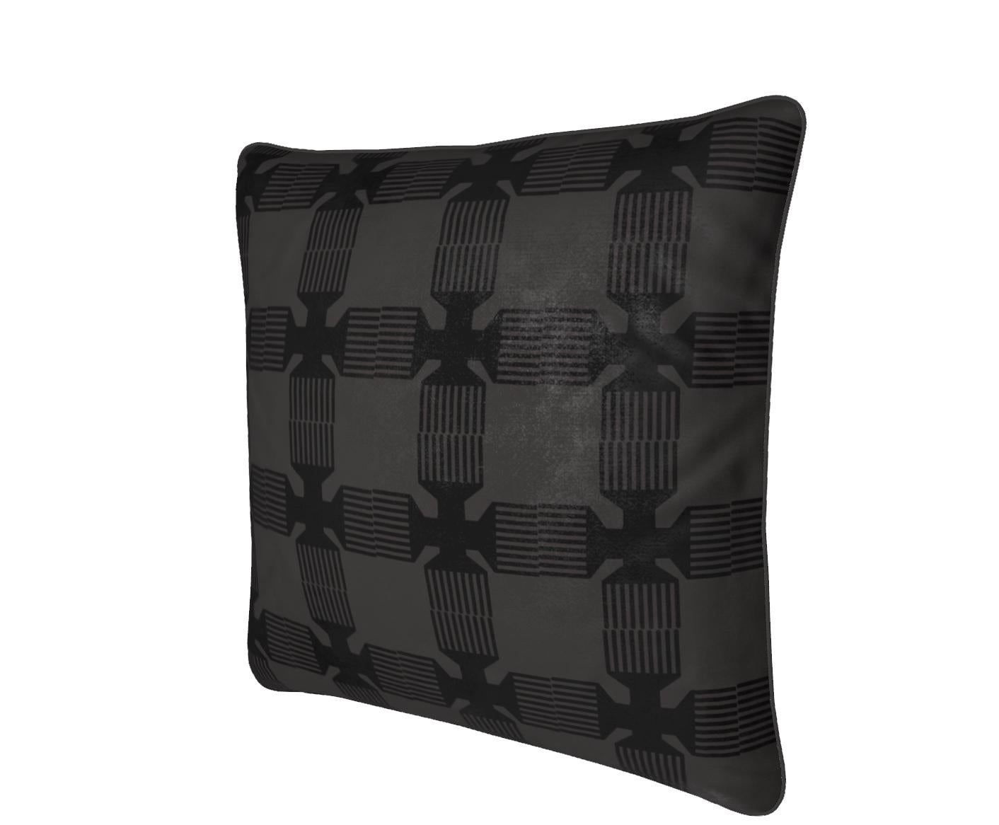 Live like a monarch in your home with the Crown Black Monarch Velvet Pillow. Sustainably and durably printed on warm, soft velvet, with a duck feather insert, it’s the perfect cushion to lay back on at the end of a long day. Finished with