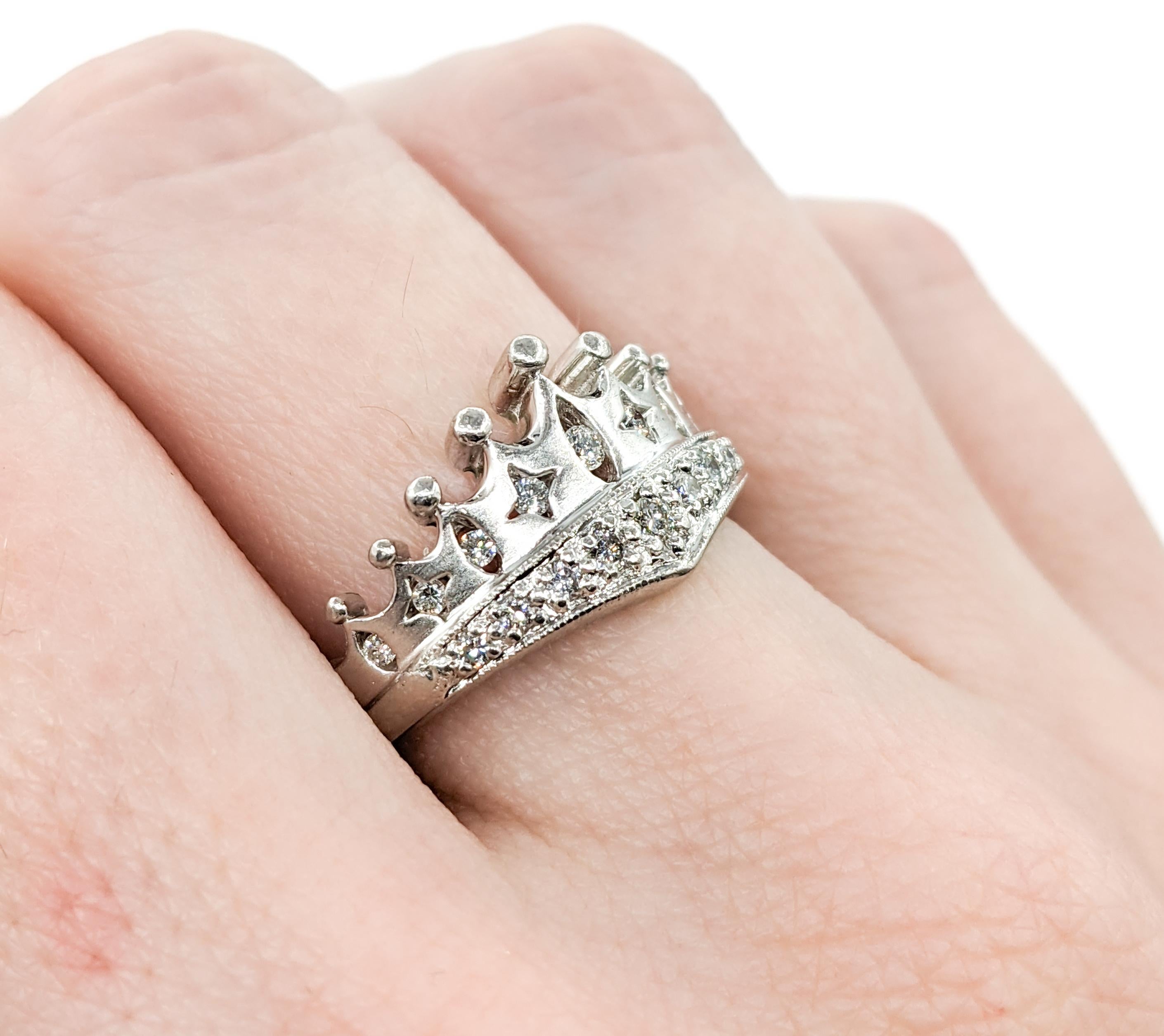 Crown Diamond Ring In 900pt Platinum For Sale 4