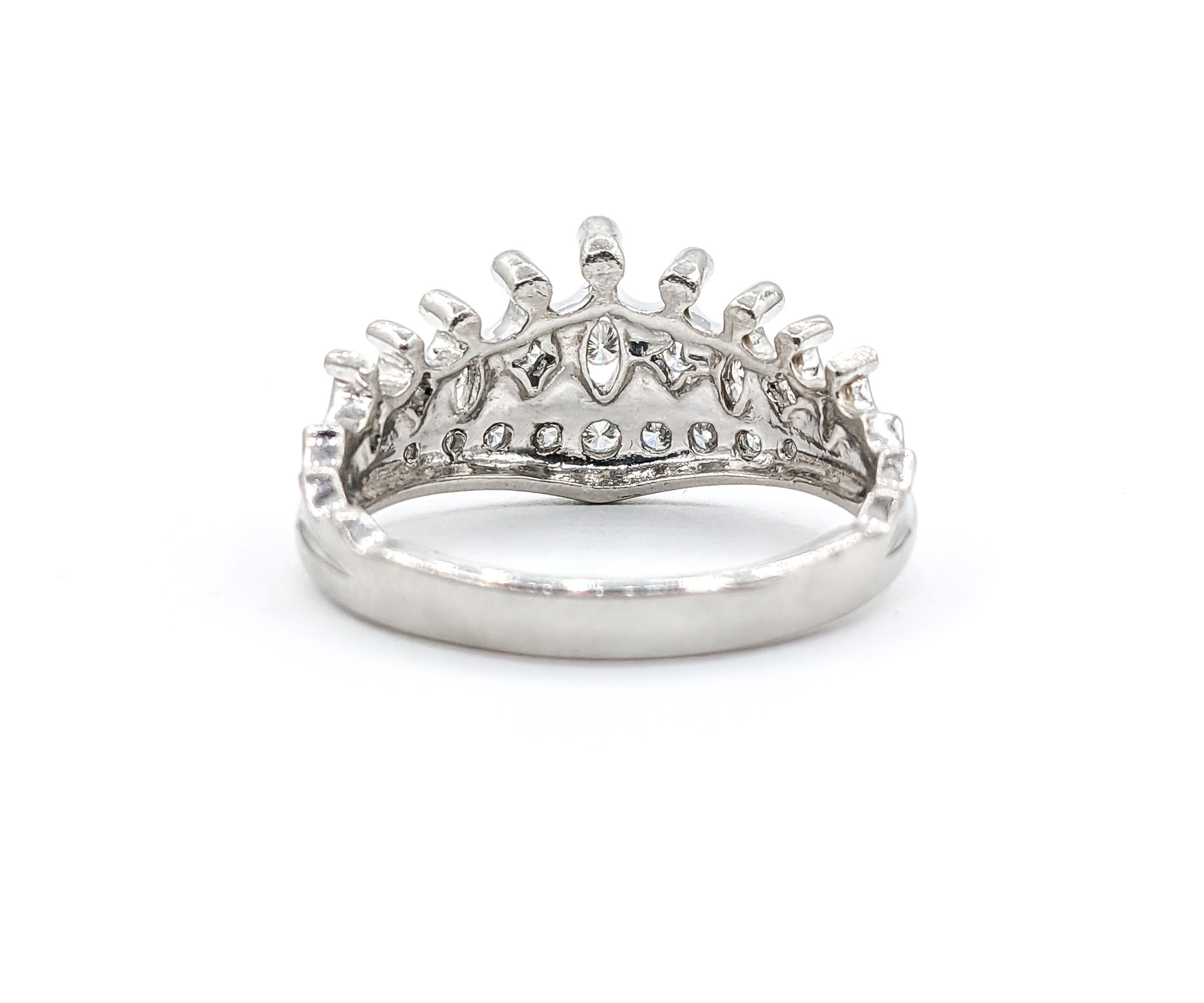 Round Cut Crown Diamond Ring In 900pt Platinum For Sale