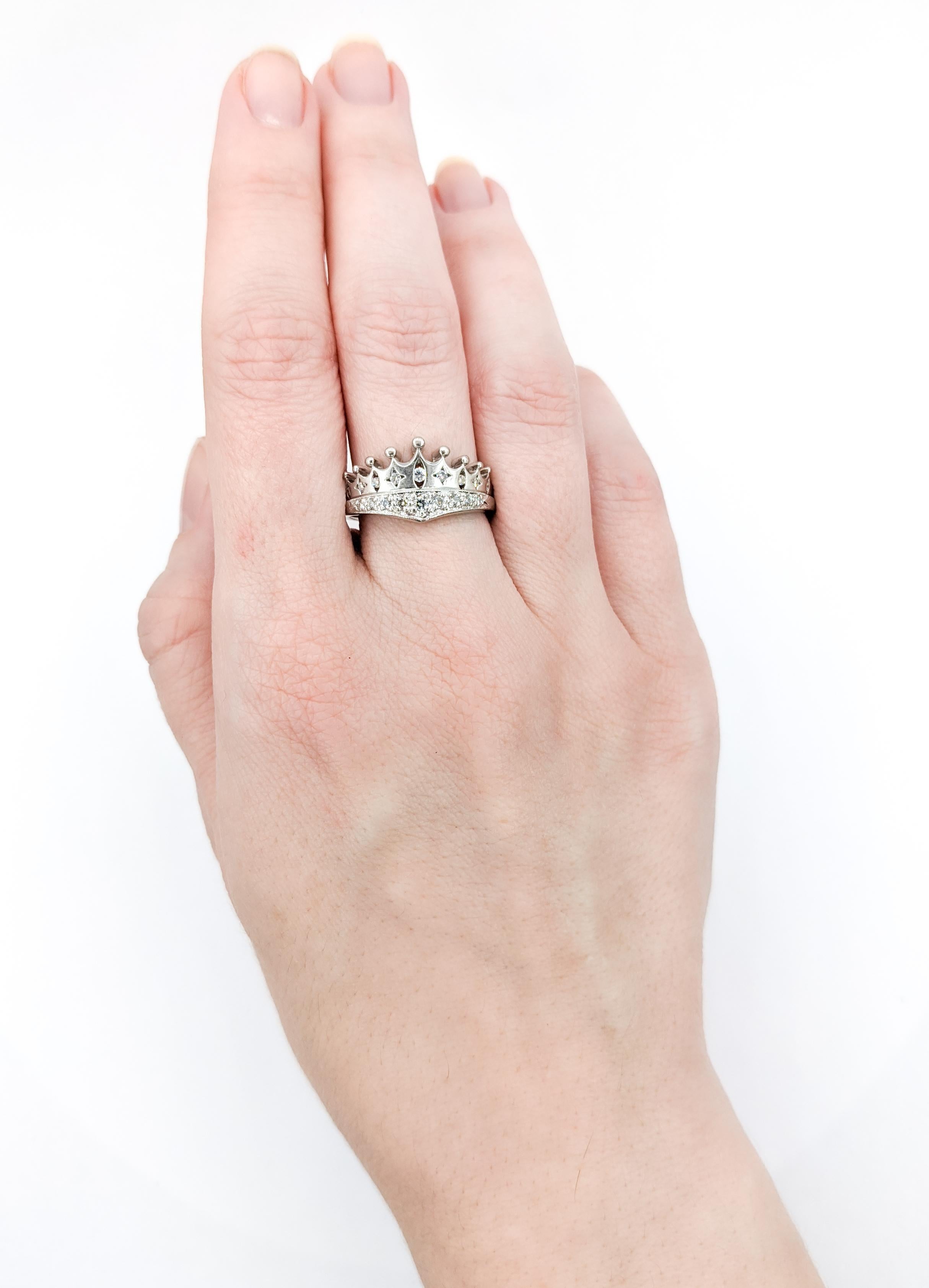 Crown Diamond Ring In 900pt Platinum For Sale 2