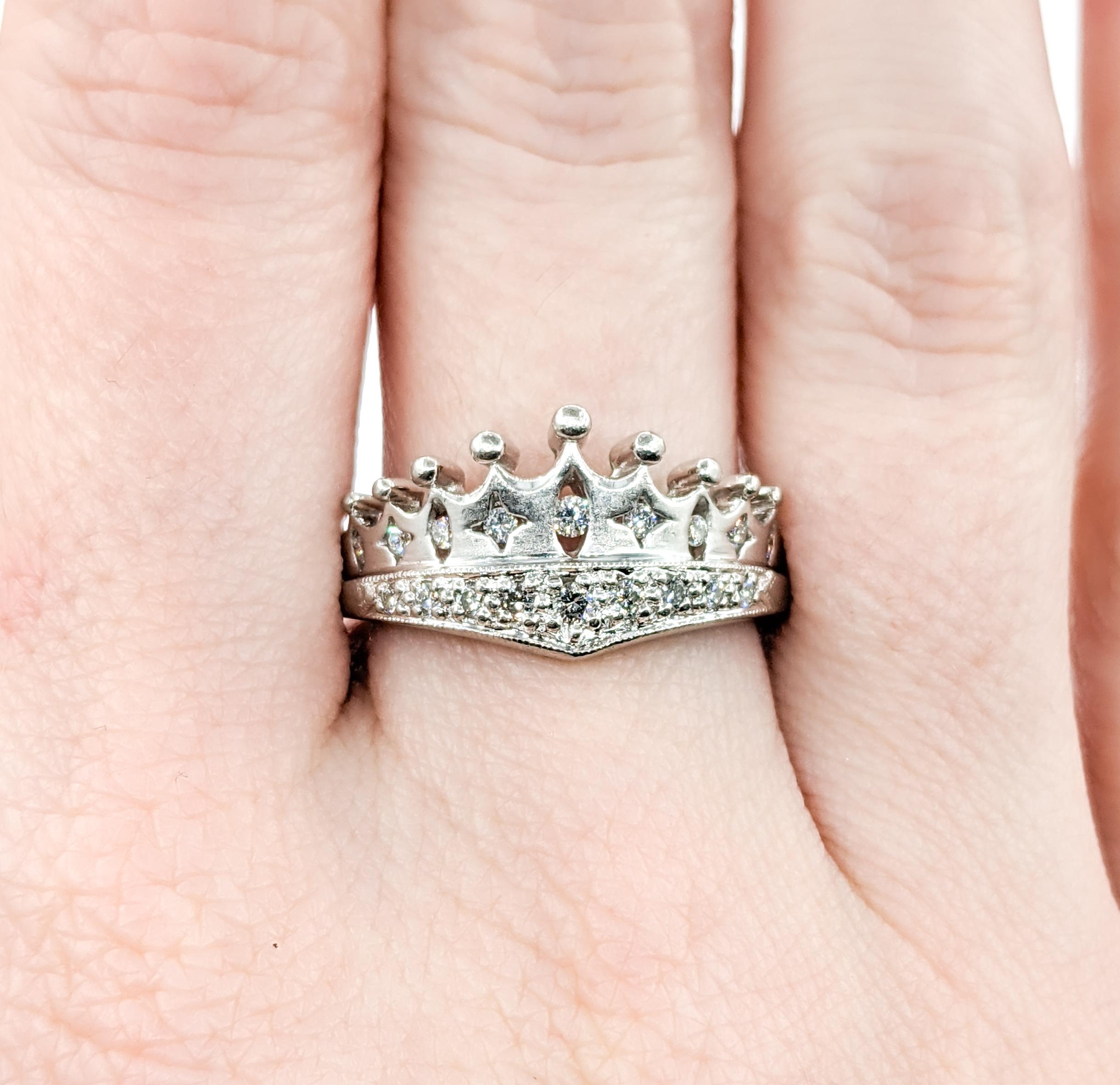 Crown Diamond Ring In 900pt Platinum For Sale 3