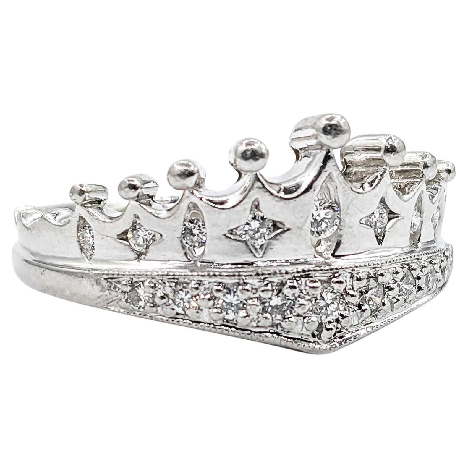Crown Diamond Ring In 900pt Platinum