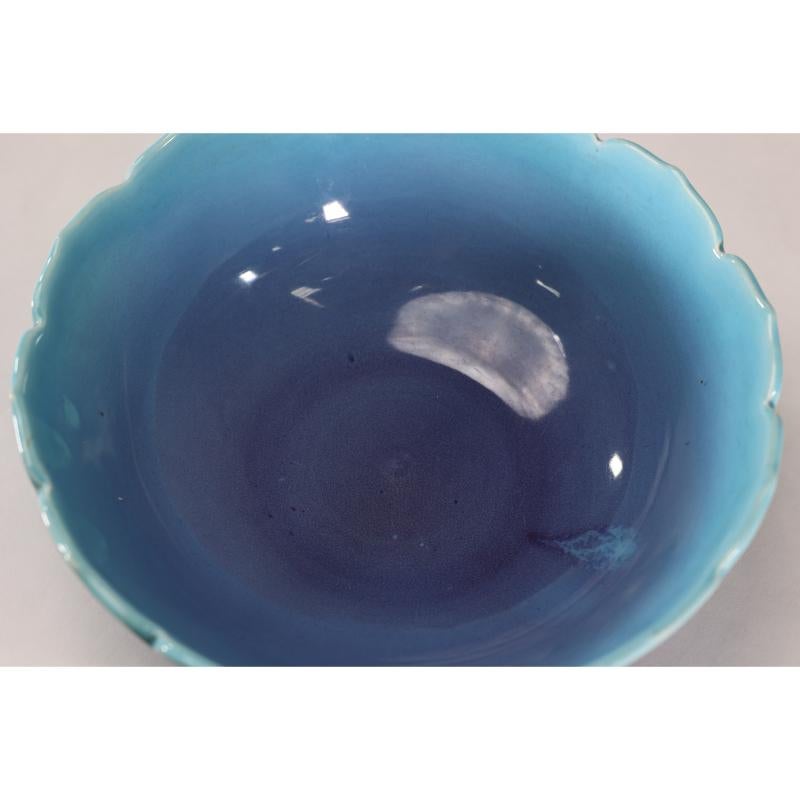 Mid-20th Century Crown Ducal. Arts & Crafts style bowl with a ground blue colour fading to lilac. For Sale