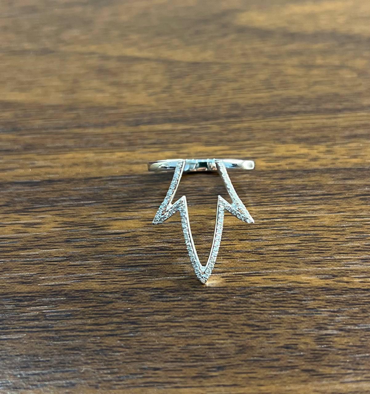 Crown Geometric Minimalist Brilliant Cut White Diamond 14 Karat White Gold Ring en venta 1