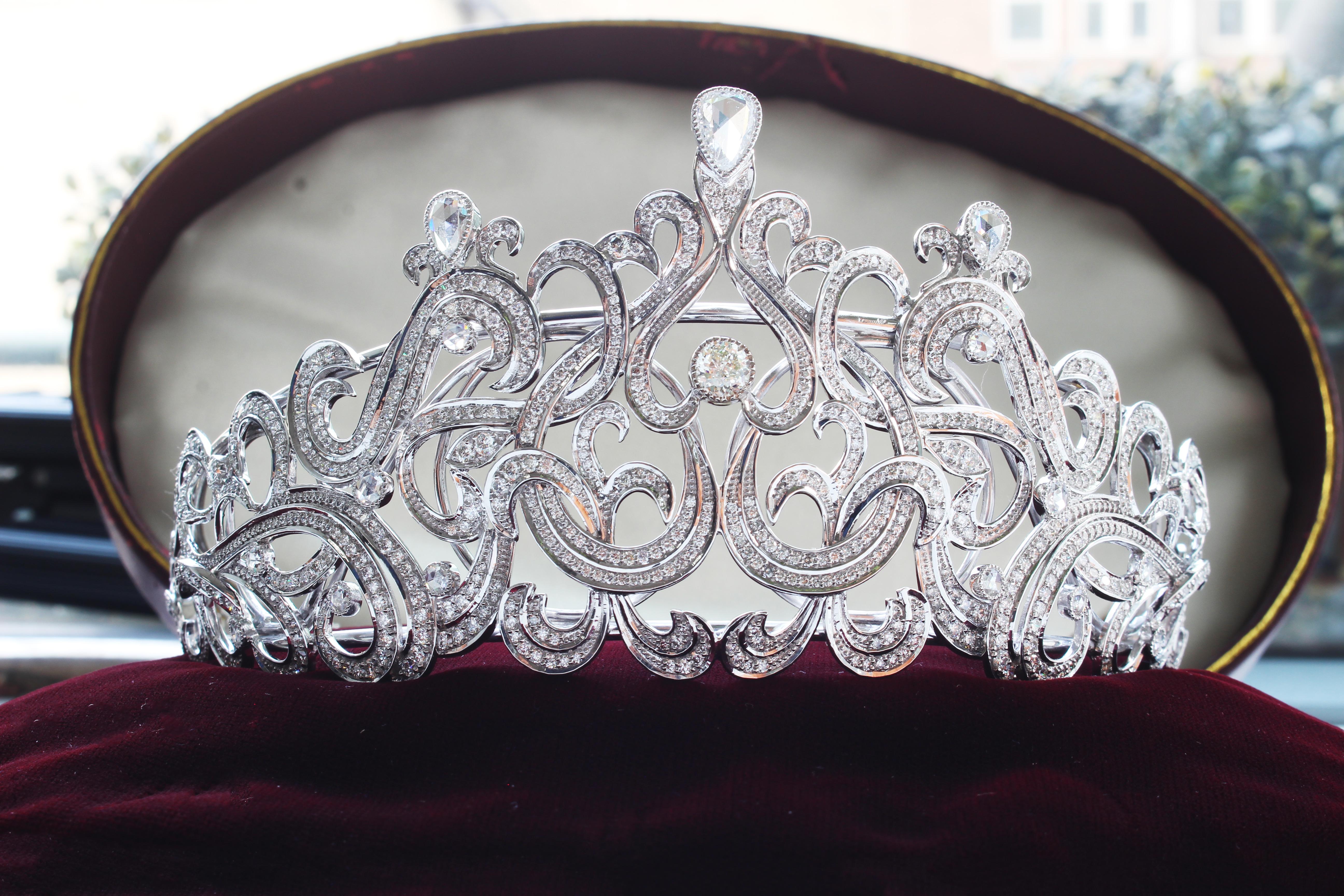 Kronjuwelier-Diamant-Tiara mit Diamanten besetzt und mit Diamanten im Gewicht von 16,67 Karat  (Belle Époque) im Angebot