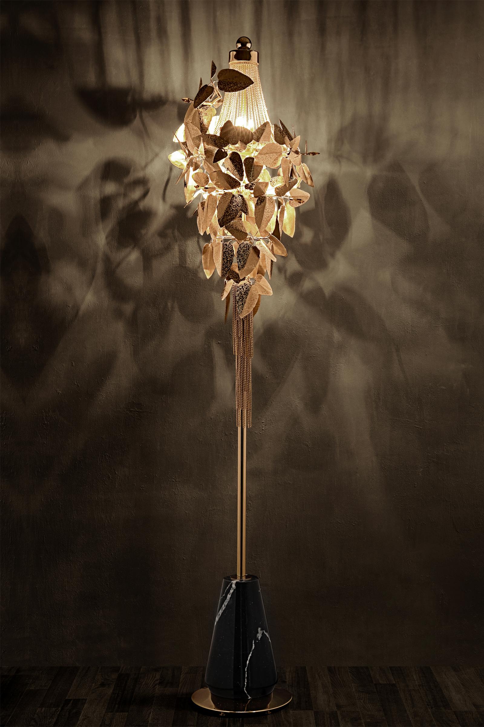 Crown Leaves Floor Lamp with Swarovski Crystal In Excellent Condition For Sale In Paris, FR
