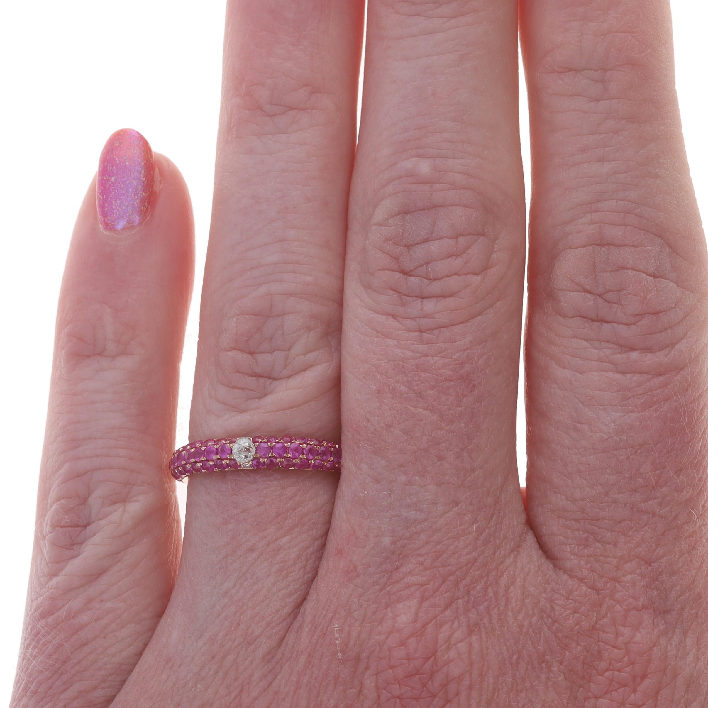 Taglio a rosa Crown of Light Anello impilabile con diamante e zaffiro in oro rosa 14k da 0,96 ct. in vendita