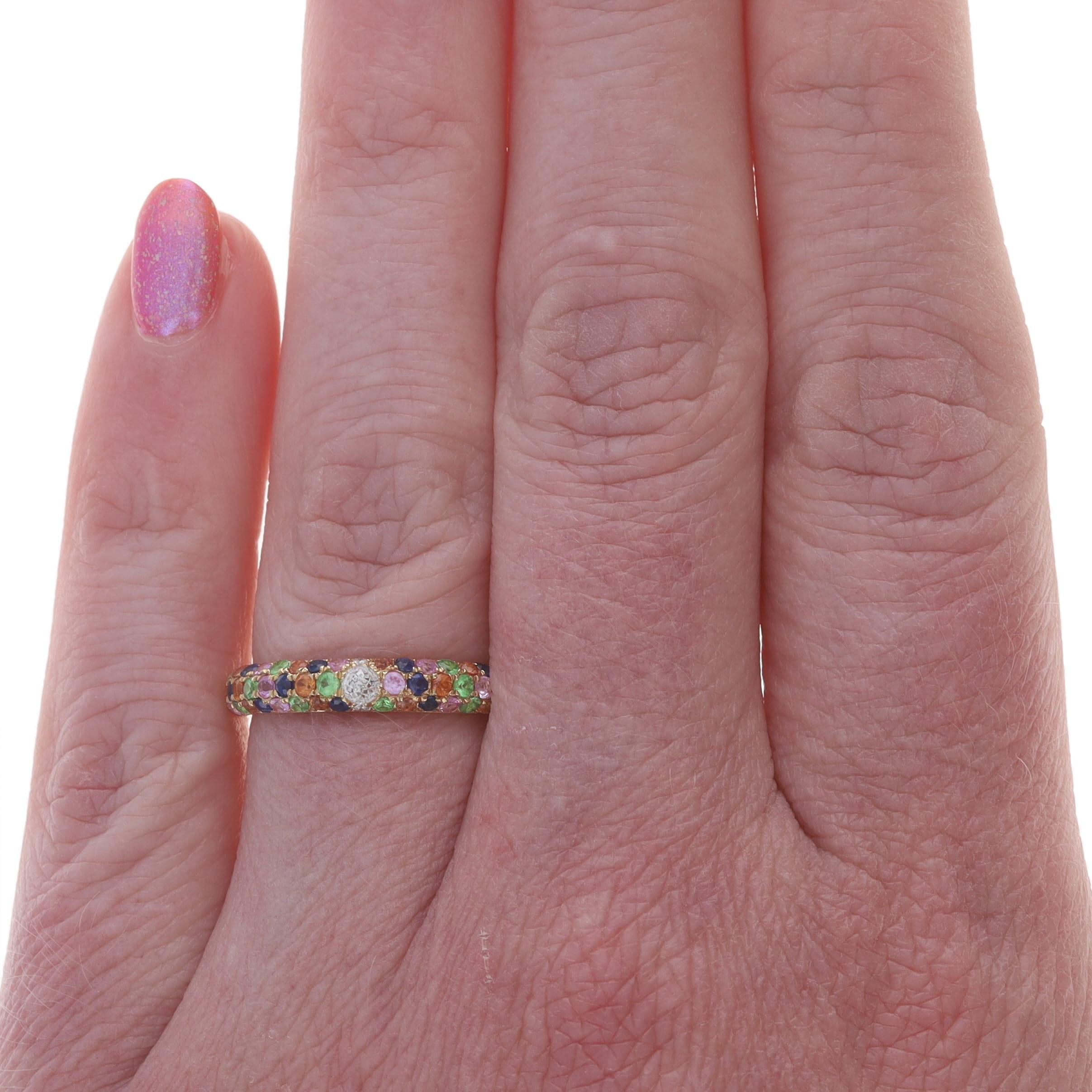 Taglio rotondo Crown of Light Anello impilabile con diamante e zaffiro in oro giallo 14k da 0,95 ct. in vendita