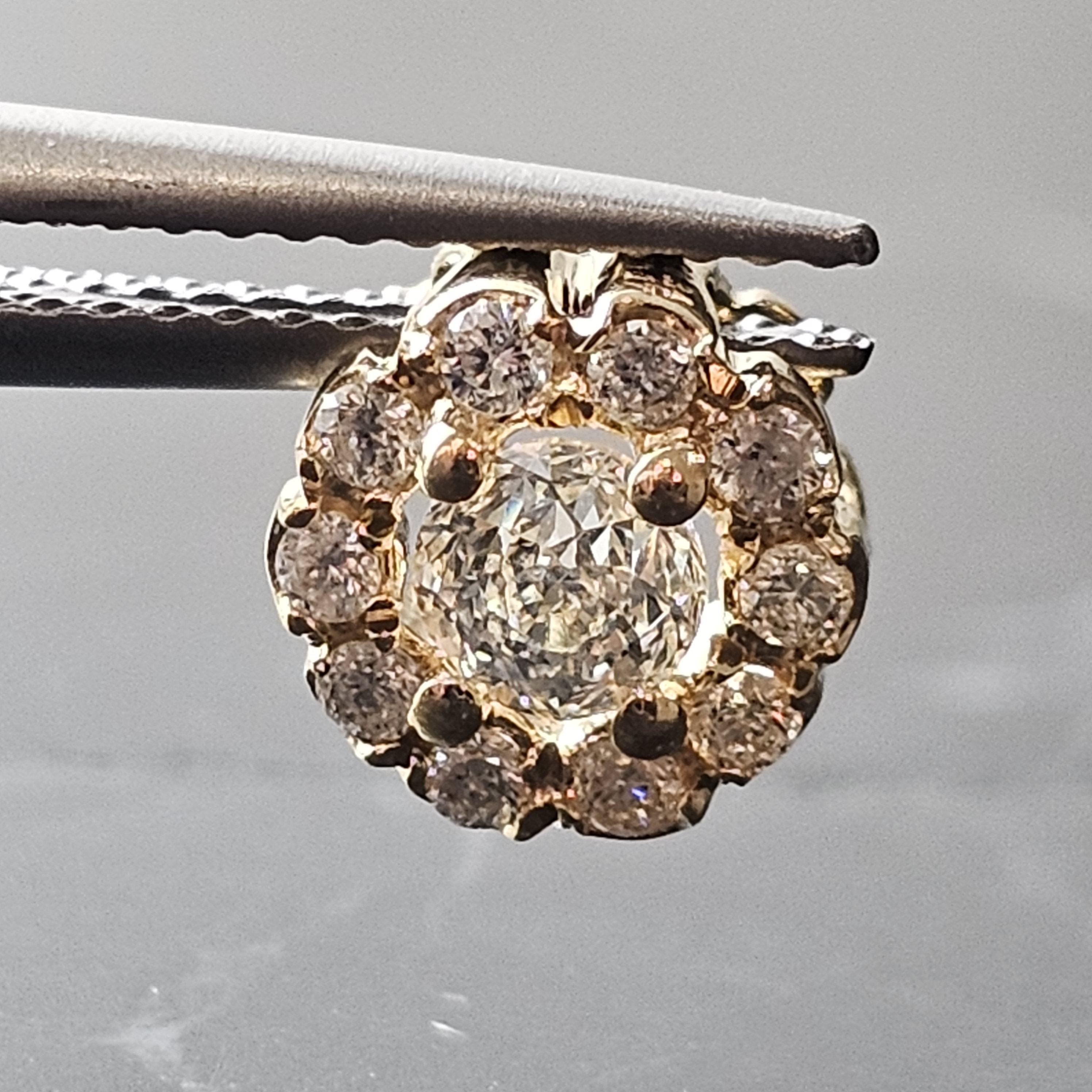 Taille ronde Pendentif Crown of Light Diamant .34ct centre .17ct côtés Halo 14k Yellow Gold en vente