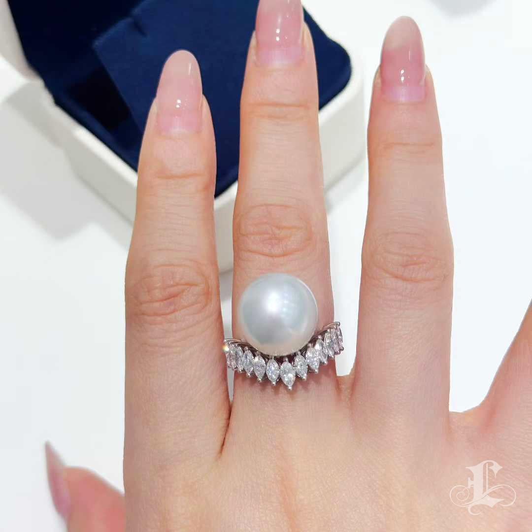 【Crown Radiance】13-14mm Südsee Perle 1.19ct Diamant Ring (Ungeschliffen) im Angebot