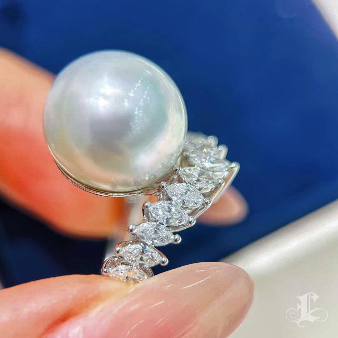 【Crown Radiance】13-14mm Südsee Perle 1.19ct Diamant Ring im Angebot 2