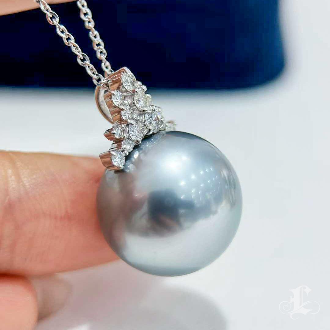 Collana con ciondolo di perle tahitiane e diamanti da 15,7 mm in platino e grigio. in vendita 4