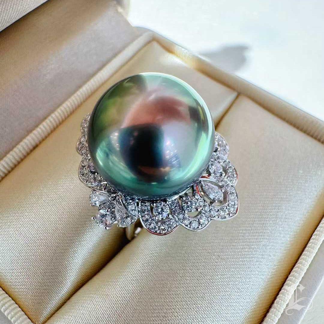 【Crown Radiance】15mm Peacock Tahitian Pearl & Diamond Halo Ring in 18K White For Sale 1