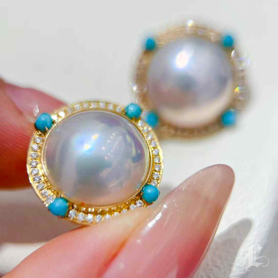 【Crown Radiance】Aurora Bloom Mabe Pearl, Diamond, and Turquoise Earrings en venta 2