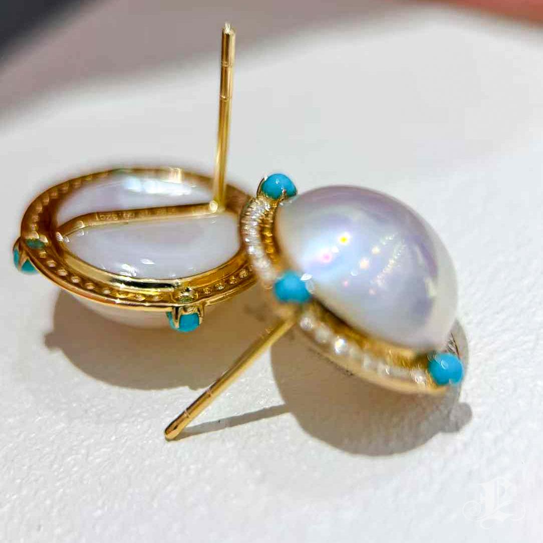 【Crown Radiance】Aurora Bloom Mabe Pearl, Diamond, and Turquoise Earrings en venta 3