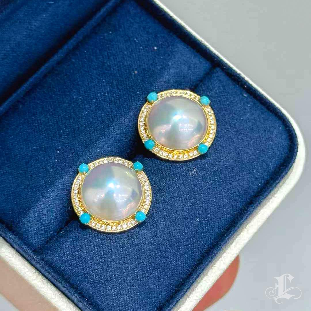 【Crown Radiance】Aurora Bloom Mabe Pearl, Diamond, and Turquoise Earrings en venta 4