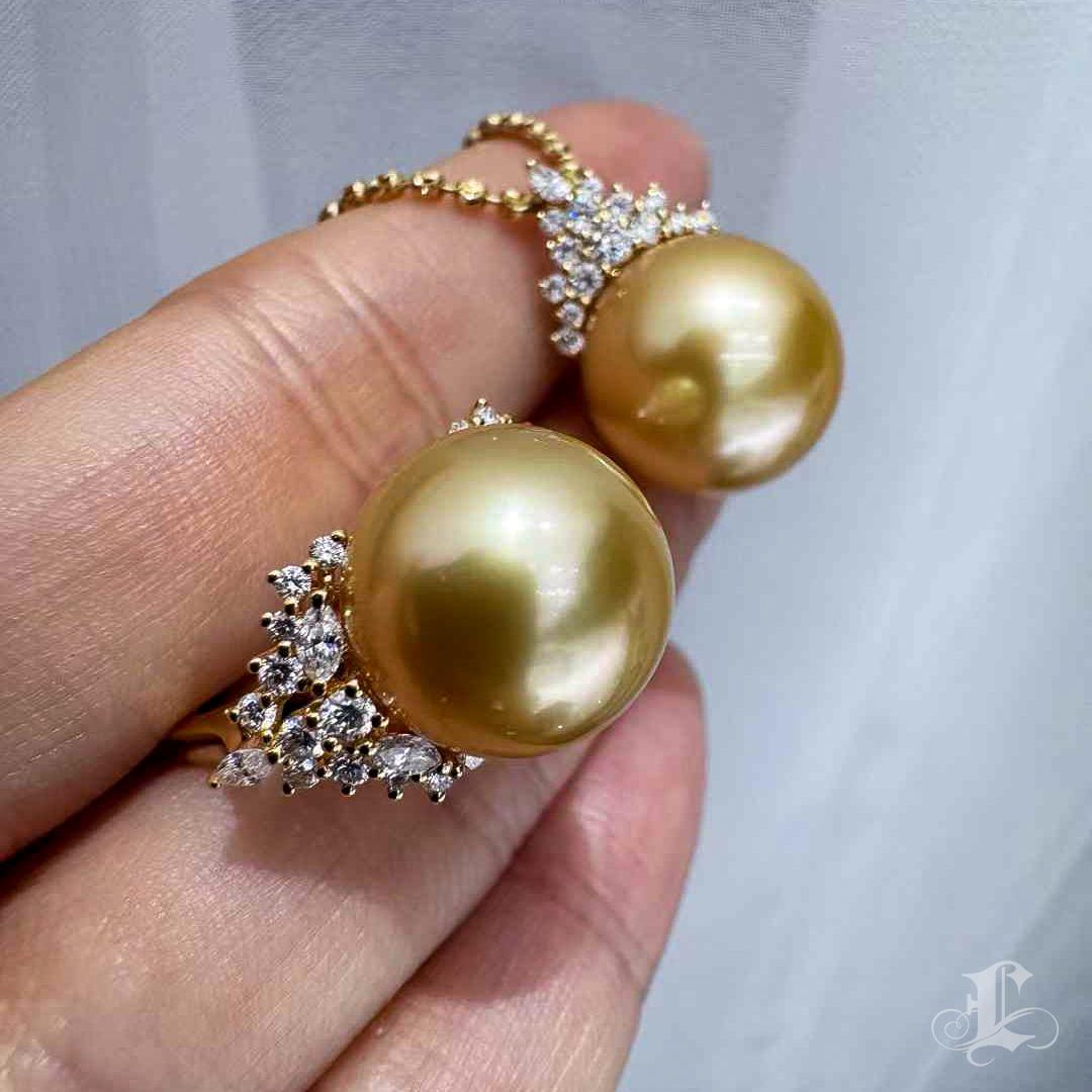 【Crown Radiance】Aurora Golden South Sea Pearl and Diamond Pendant & Ring Set For Sale 6
