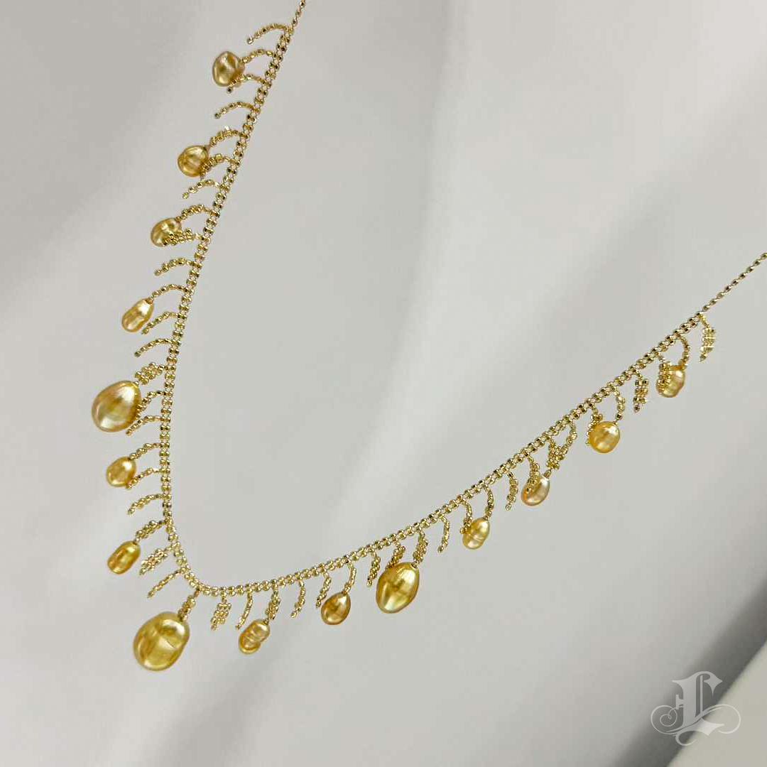 【Crown Radiance】Aurora South Sea Keshi Pearl Necklace in 18K Yellow Gold For Sale 3