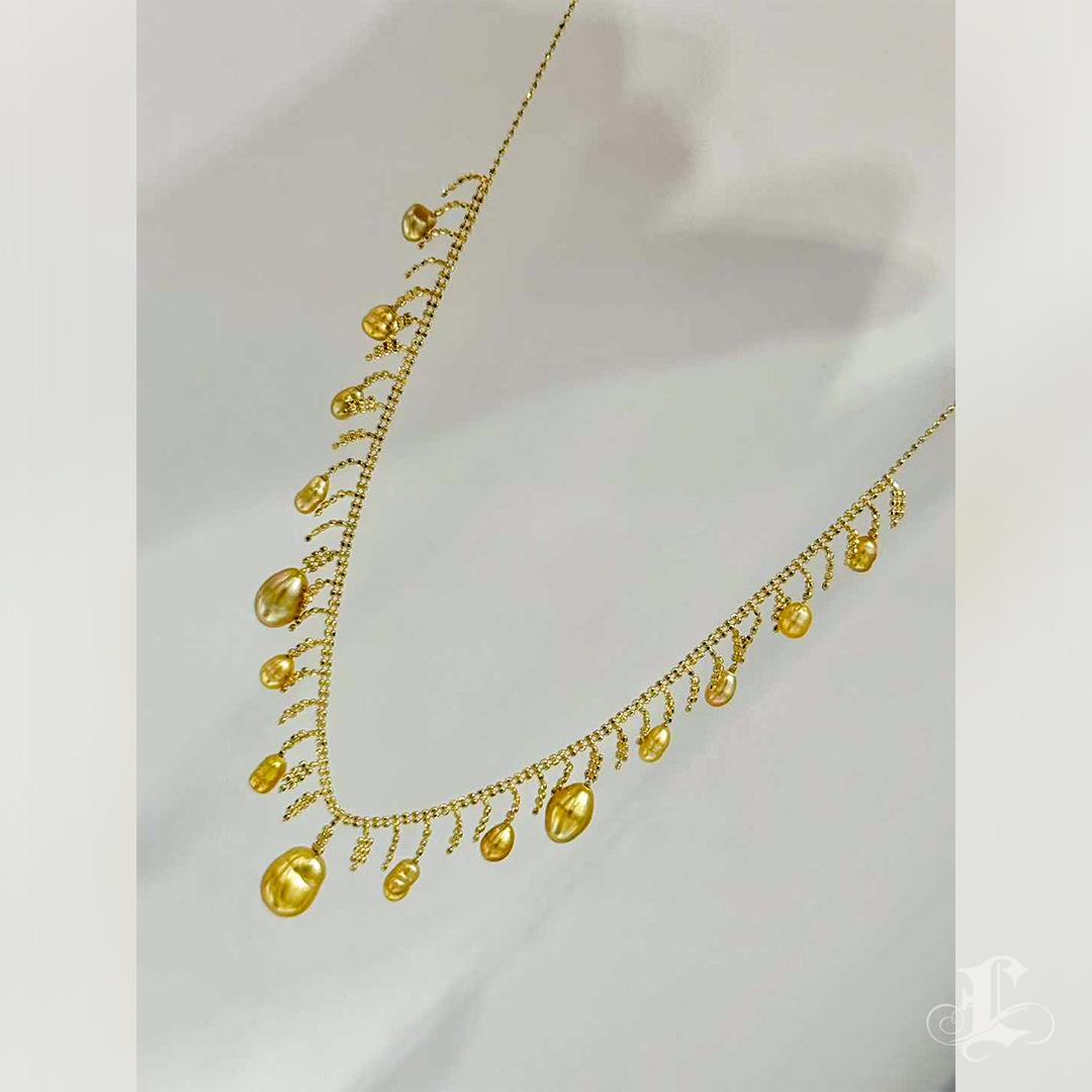 【Crown Radiance】Aurora South Sea Keshi Pearl Necklace in 18K Yellow Gold For Sale 4