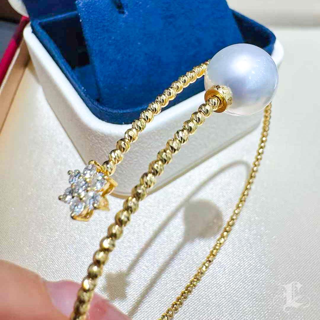 【Crown Radiance】Aurora South Sea Pearl & Diamond Elastic Bangle For Sale 2