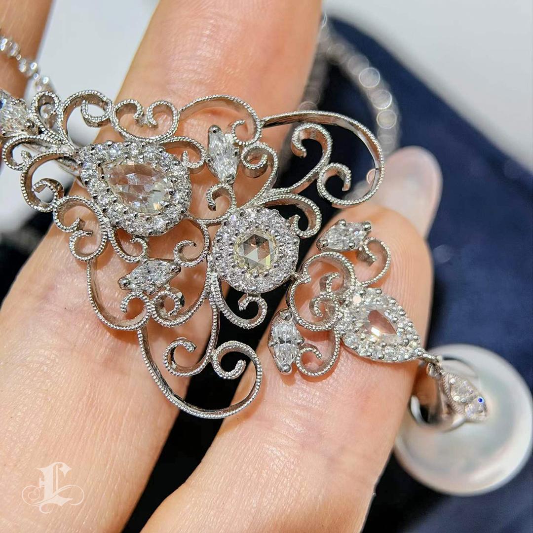 Corona Radiosa】 Ciondolo con diamanti e perle dei mari del sud dell'aurora in vendita 3