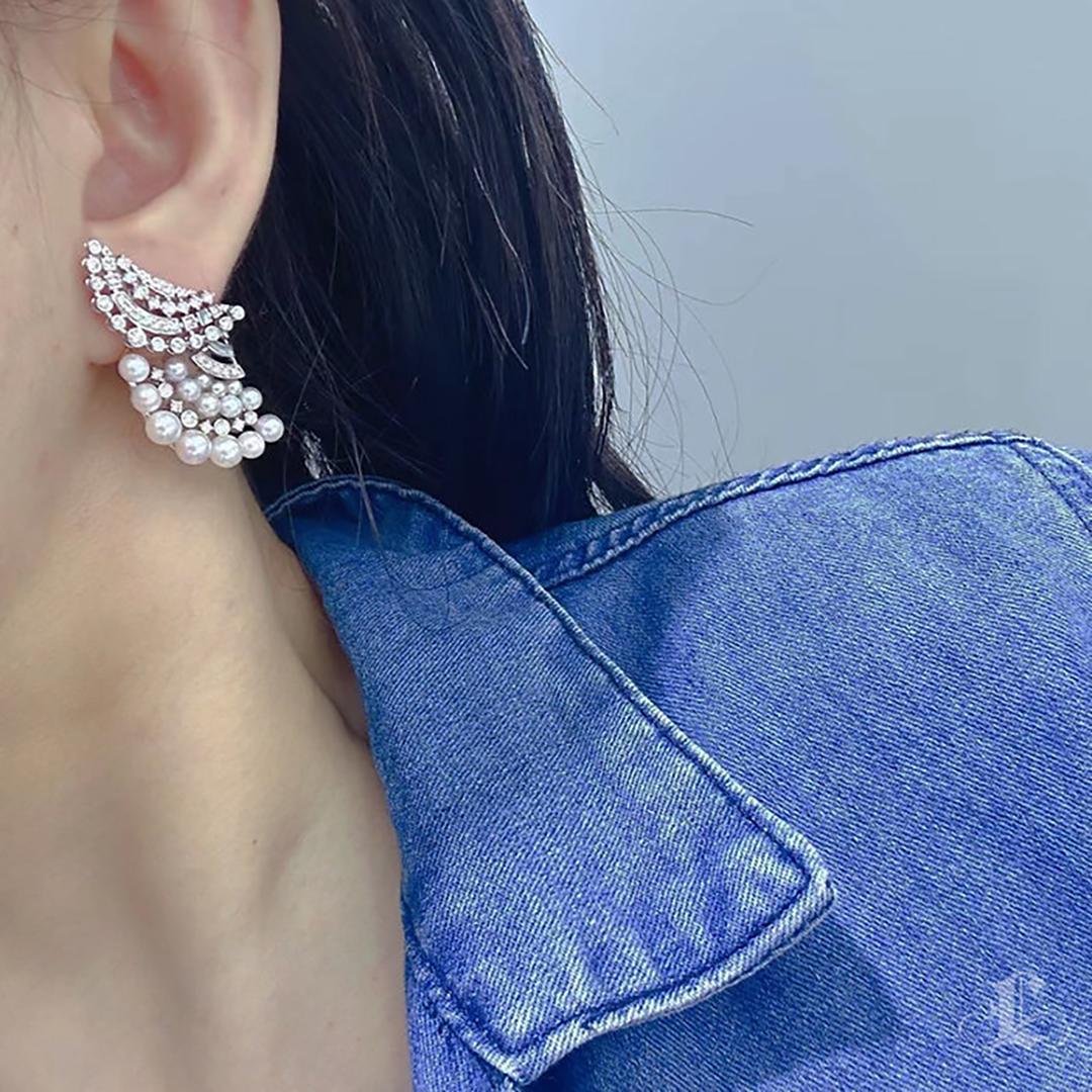 Grezzo Orecchini a cascata con perle Akoya e diamanti in vendita