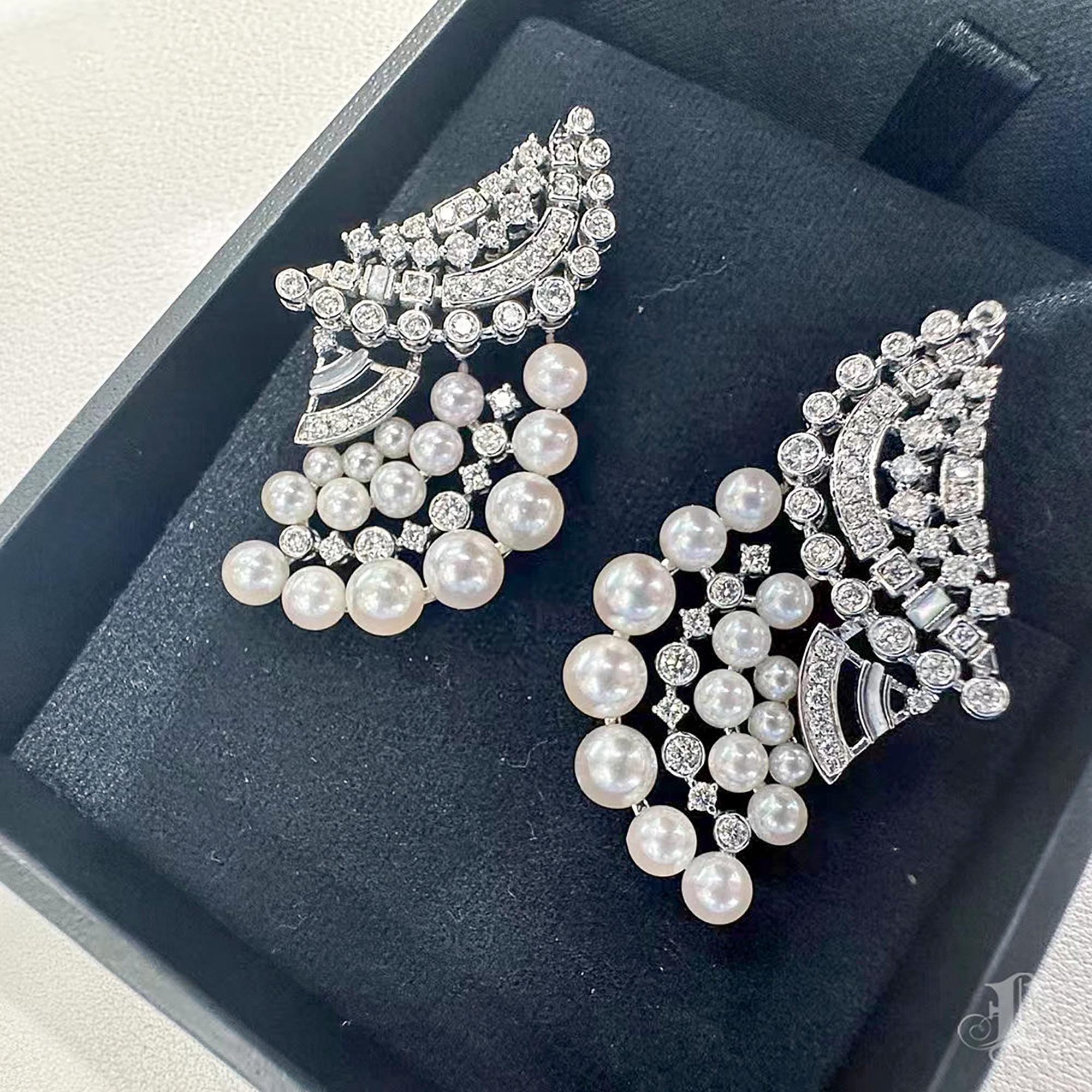 Donna Orecchini a cascata con perle Akoya e diamanti in vendita