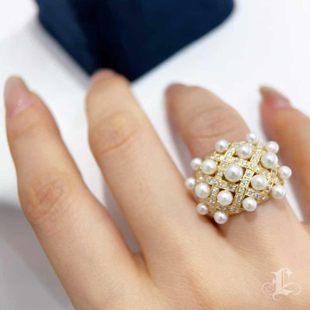 Uncut 【Crown Radiance】Baby Akoya Pearl & Diamond Lattice Ring in 18k Gold For Sale