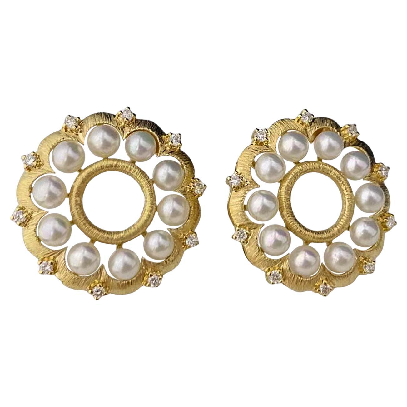 【Crown Radiance】 Orecchini in oro spazzolato Bloom Aurora Akoya Pearl 
Diamond in vendita