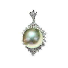 Collana con ciondolo di diamanti e perle di Celadon di Tahiti