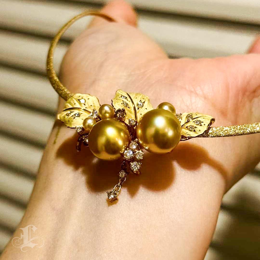 【Crown Radiance】Convertible South Sea Golden Pearl Diamond Necklace-Brooch en vente 1