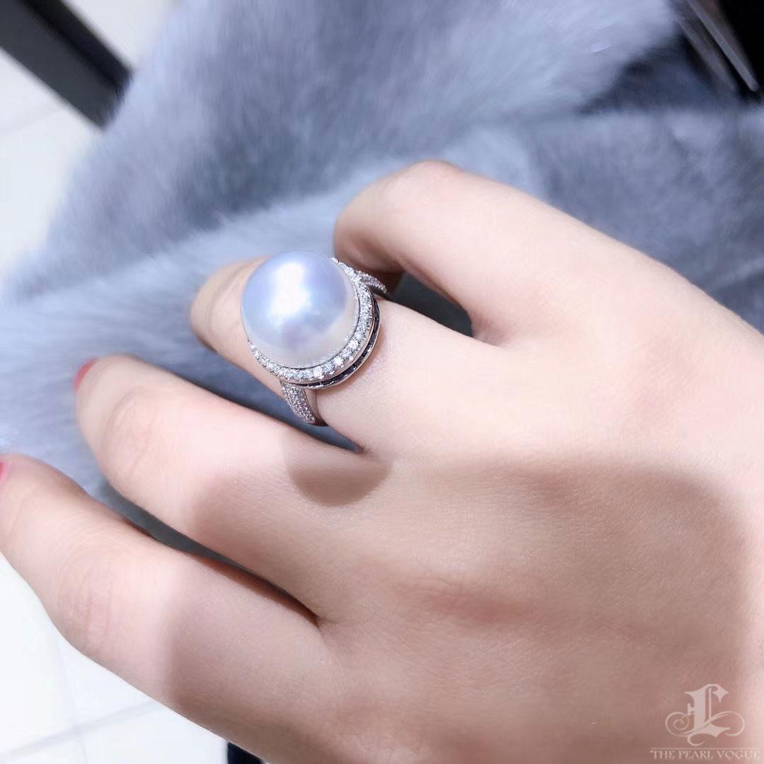 Grezzo Corona Radiosa】 Anello di diamanti con perle dei mari del sud e zaffiri a raggiera in vendita