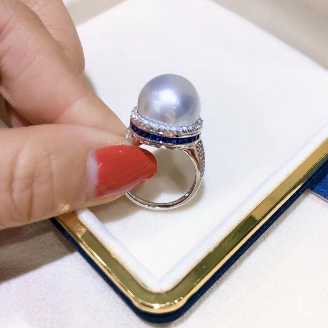 Corona Radiosa】 Anello di diamanti con perle dei mari del sud e zaffiri a raggiera In condizioni Nuovo in vendita a New York, NY