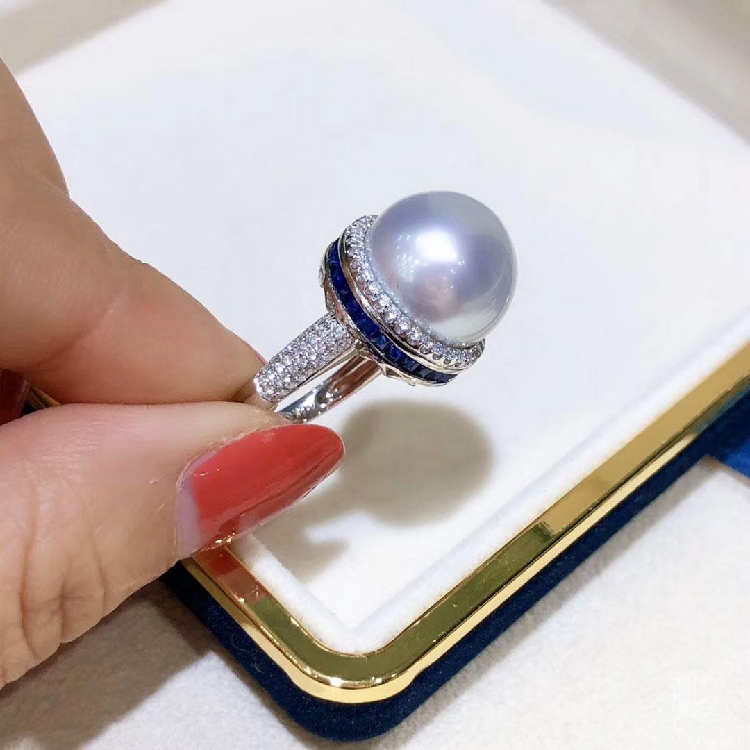 Corona Radiosa】 Anello di diamanti con perle dei mari del sud e zaffiri a raggiera in vendita 1