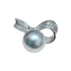 【Crown Radiance】Diamond Bow South Sea Pearl Statement Ring with 18K White Gold