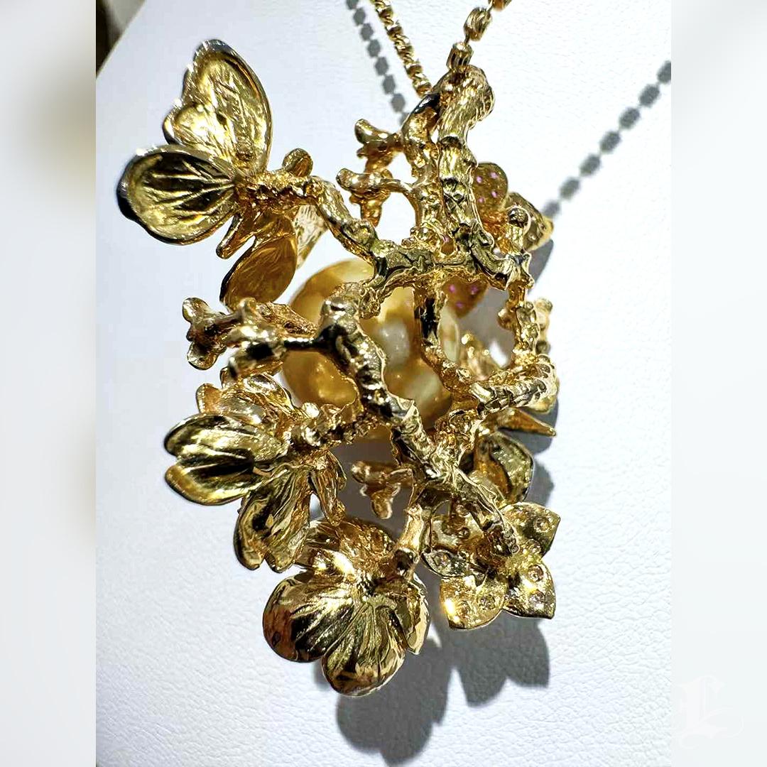 【Crown Radiance】Diamond Dust Butterfly Garden 14.3mm South Sea Pearl Pendant For Sale 3