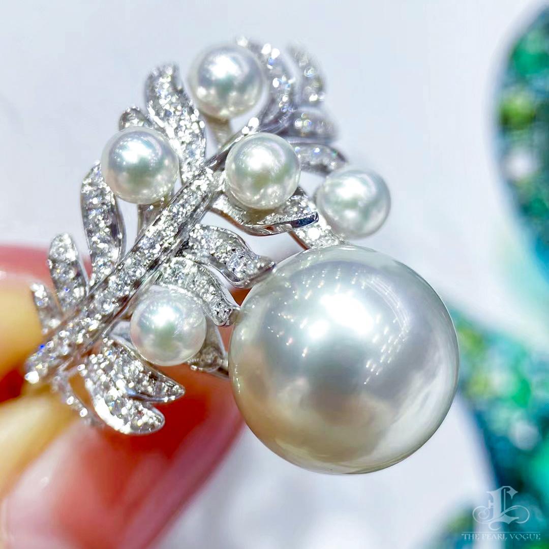 【Crown Radiance】Diamond Leaf Spray South Sea Pearl Sculptural Ring Pour femmes en vente