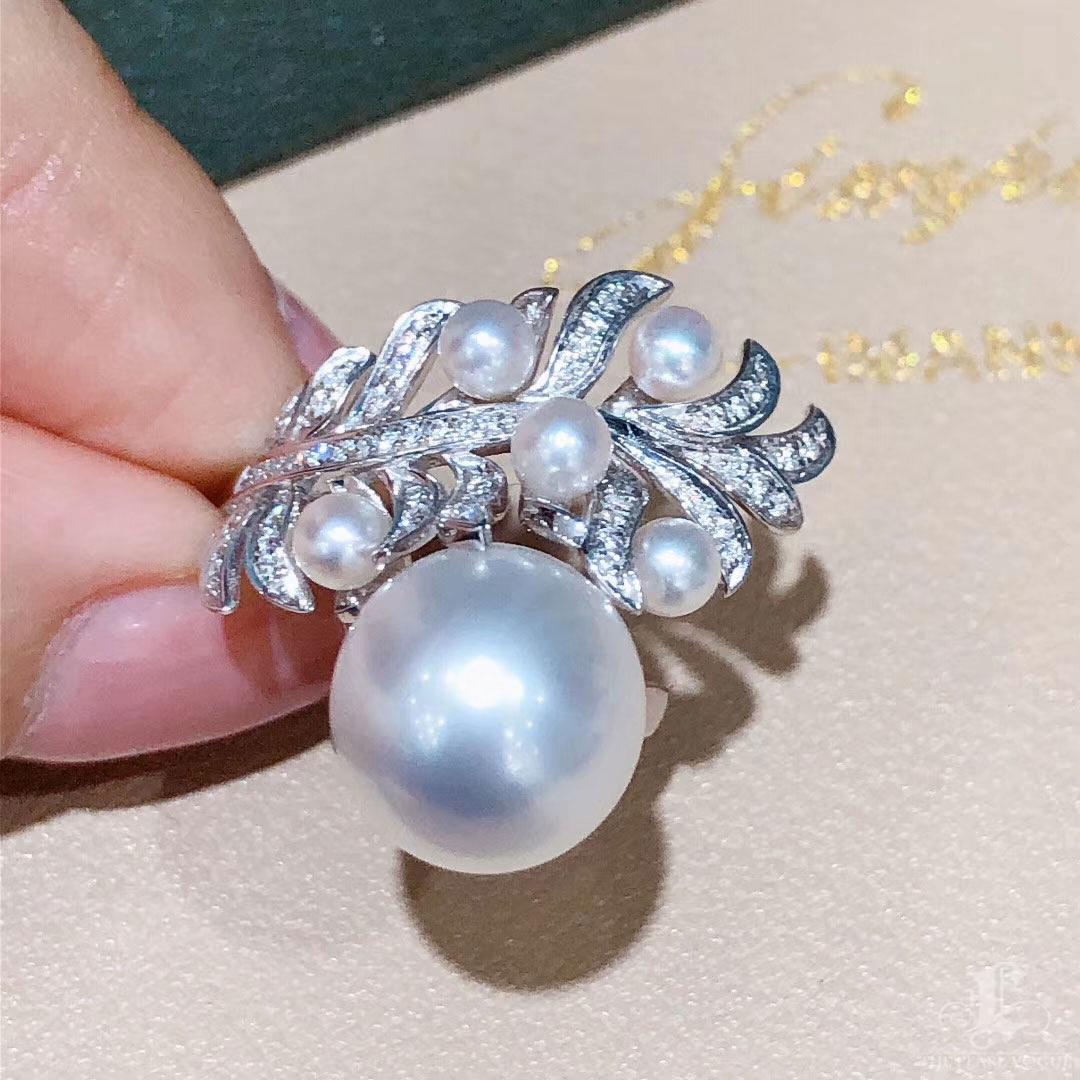 【Crown Radiance】Diamond Leaf Spray South Sea Pearl Sculptural Ring en vente 2