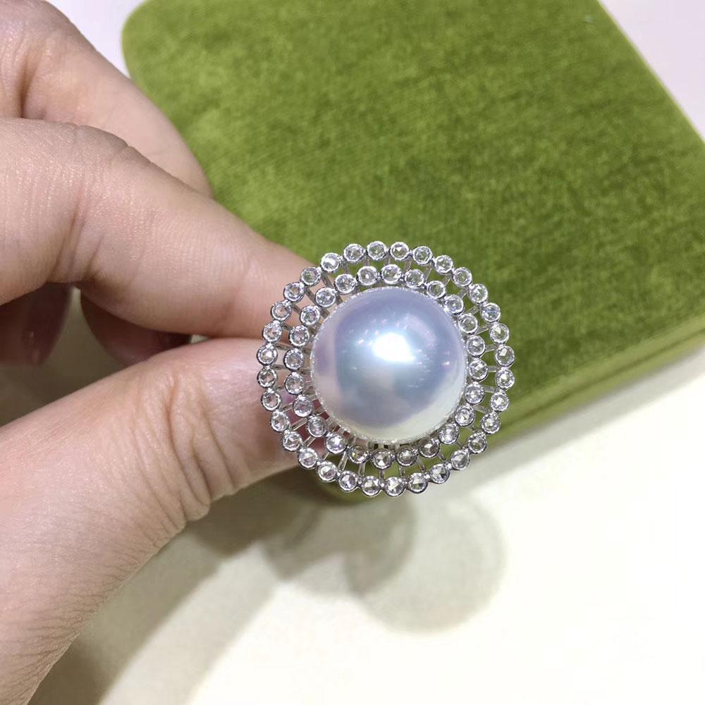 Anello da cocktail con diamante Sunburst Aurora e perle dei mari del sud in vendita 1