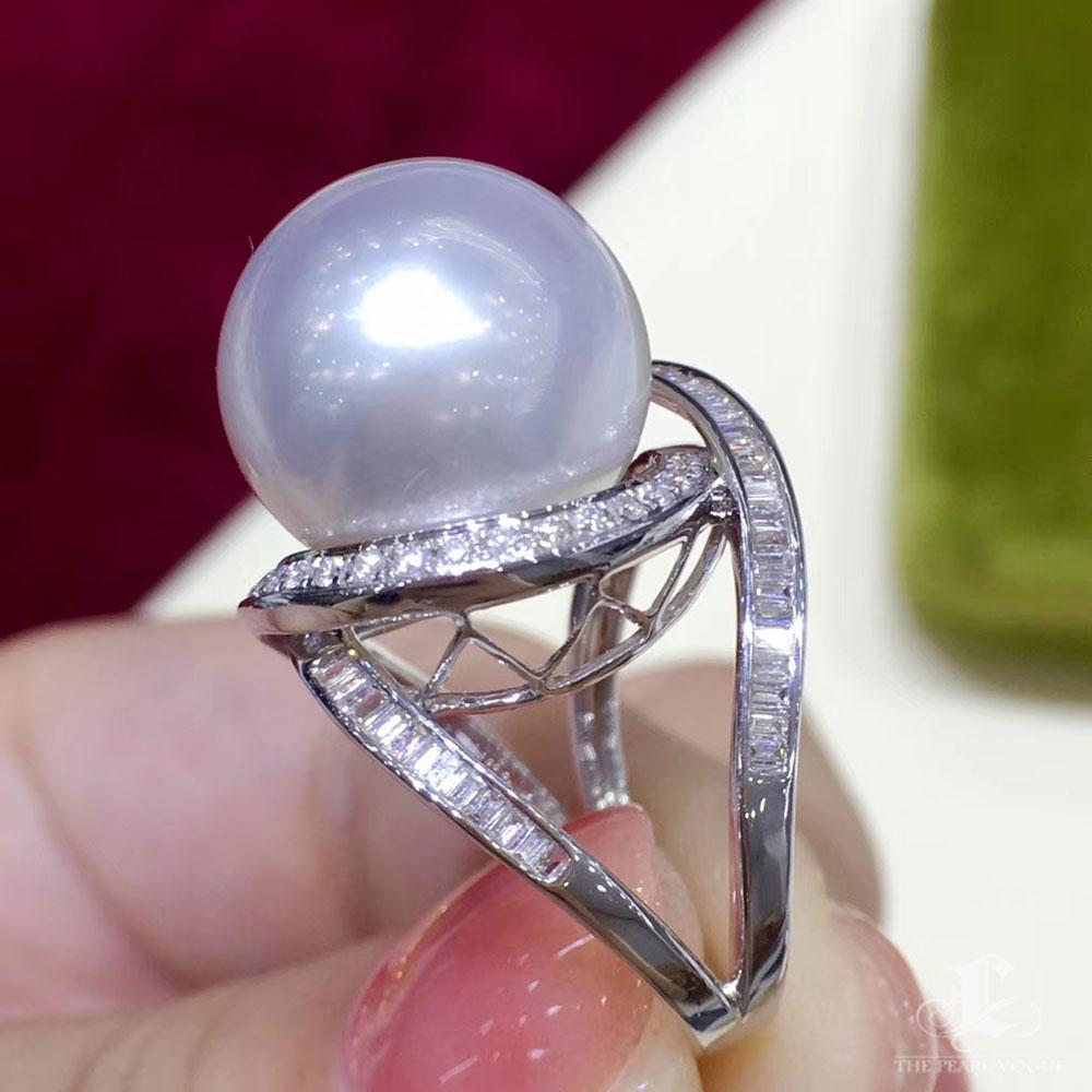 Anello di perle dei mari del sud con diamanti a spirale Aurora in vendita 1