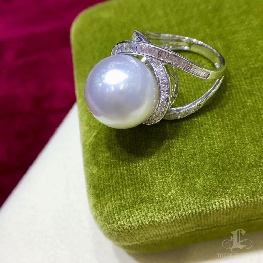 Anello di perle dei mari del sud con diamanti a spirale Aurora in vendita 3