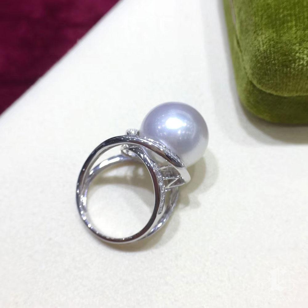 Anello di perle dei mari del sud con diamanti a spirale Aurora in vendita 4