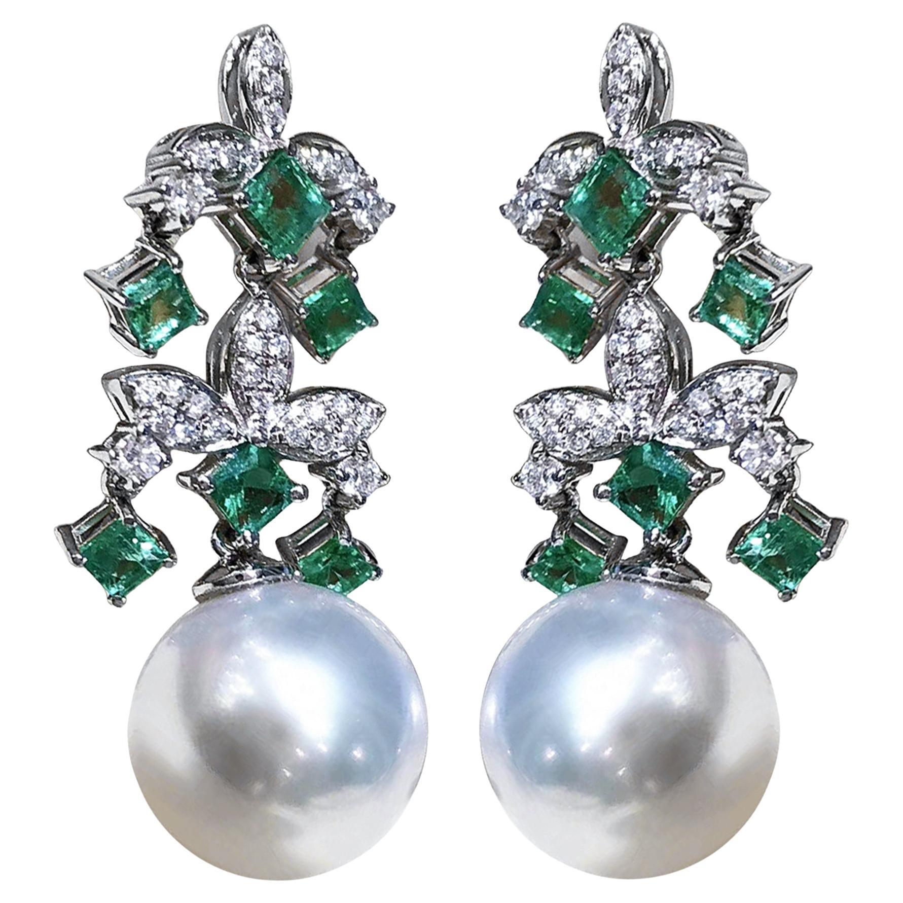 【Sinfonia di vite】Orecchini di diamanti con perle dei mari del sud, fiore di smeraldo Aurora
