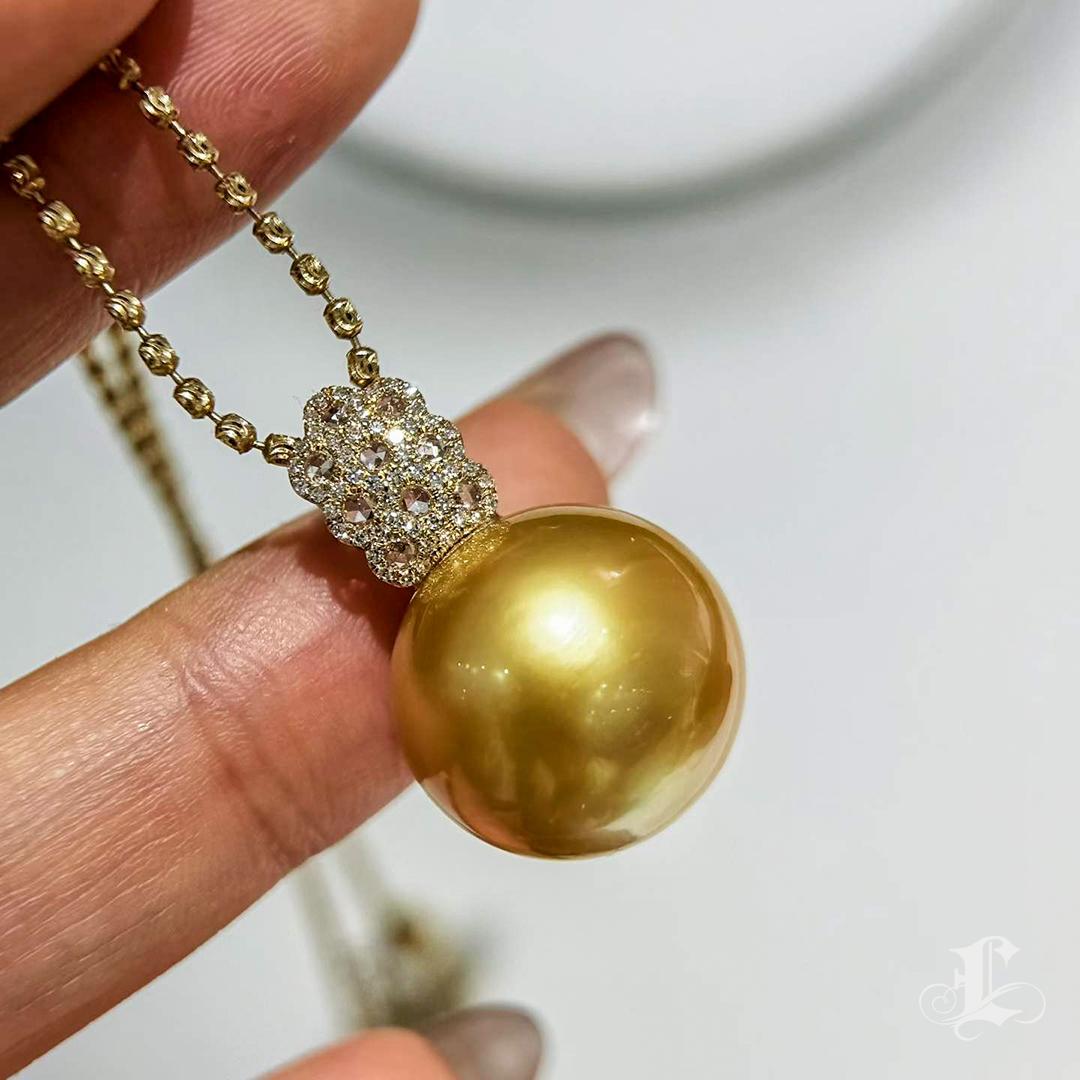 Ciondolo con diamante e perla d'oro dei mari del sud certificata GIA in vendita 1