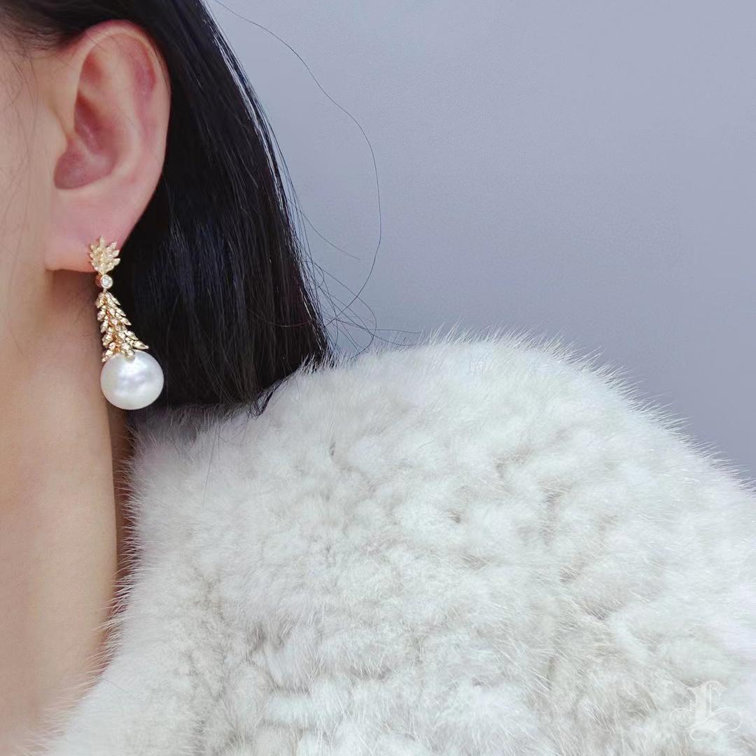 Non taillé 【Crown Radiance】Boucles d'oreilles or Cascade Aurora Perle des mers du Sud Diamant en vente