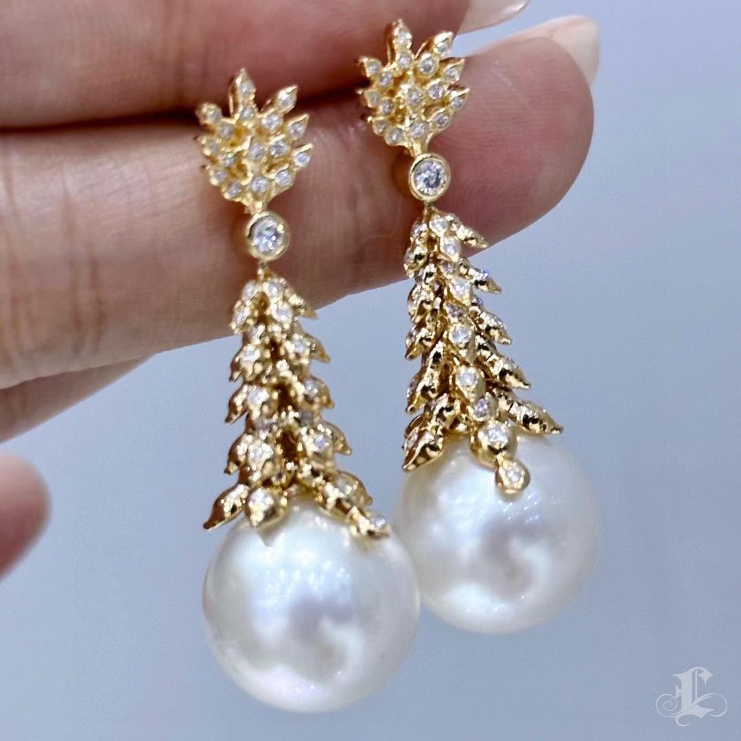 【Crown Radiance】Boucles d'oreilles or Cascade Aurora Perle des mers du Sud Diamant en vente 1
