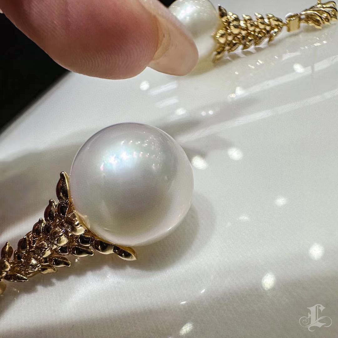 【Crown Radiance】Boucles d'oreilles or Cascade Aurora Perle des mers du Sud Diamant en vente 3